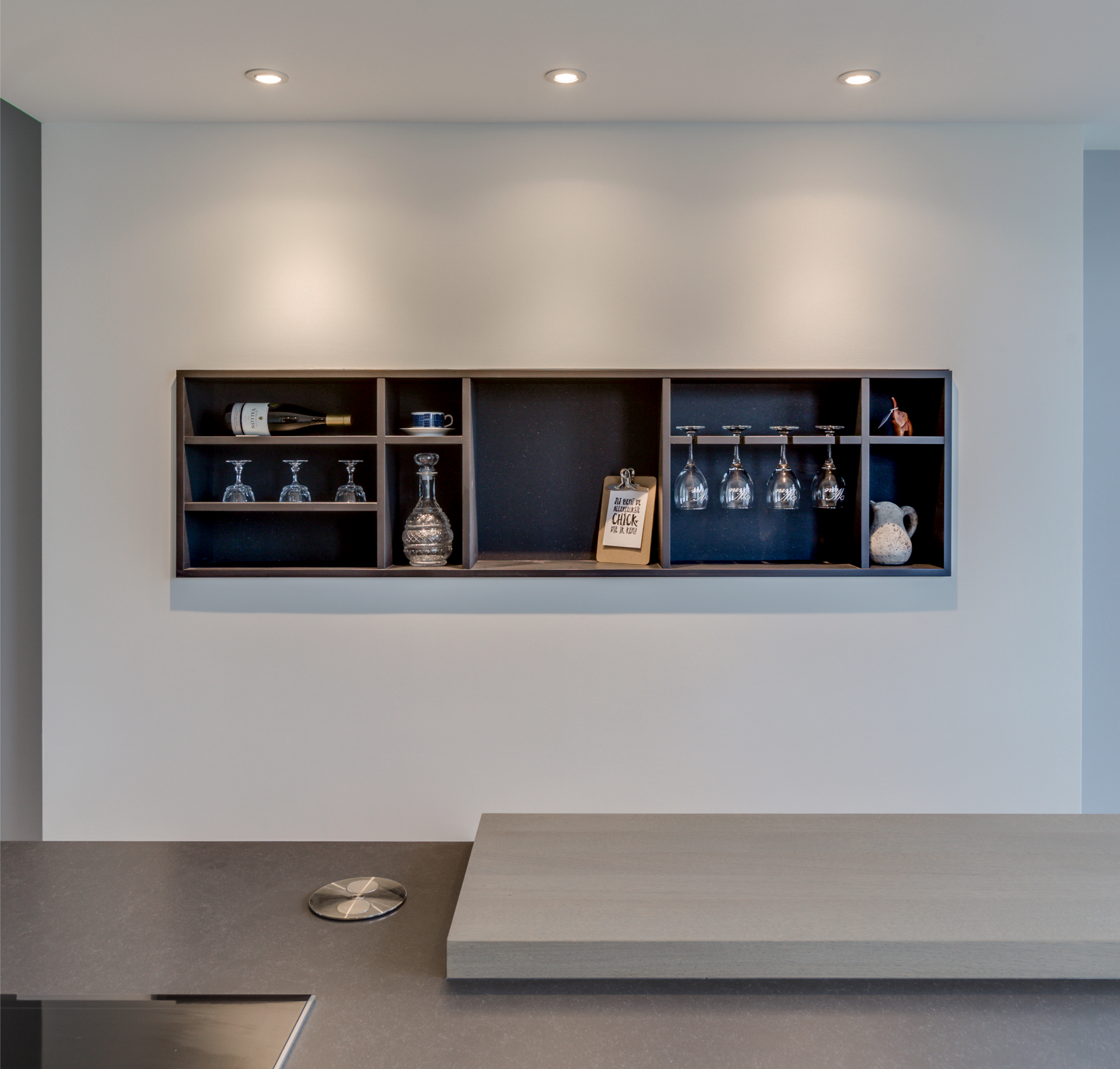 nis in muur