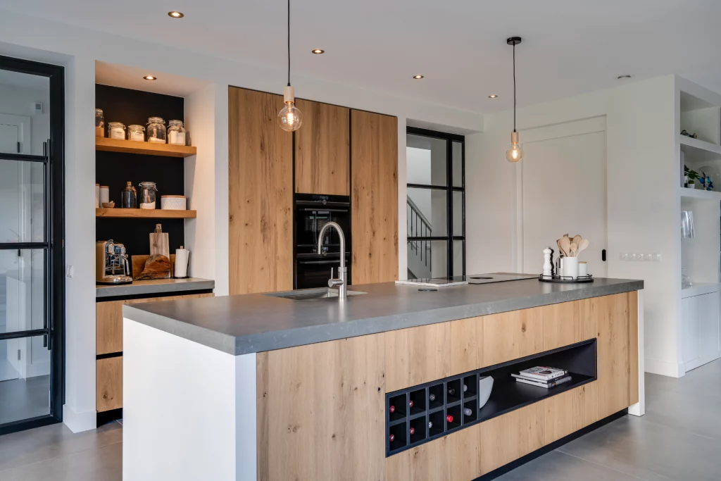stoere materialen in landelijk moderne keuken